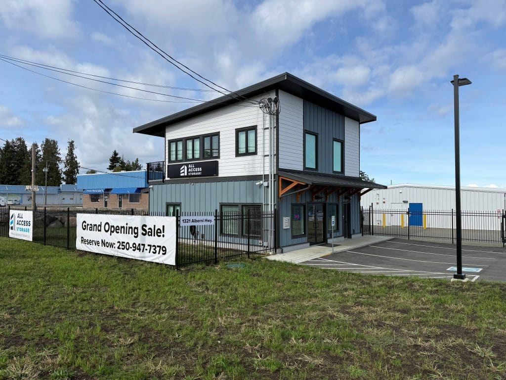 All Access Storage office and customer entrance in Parksville
